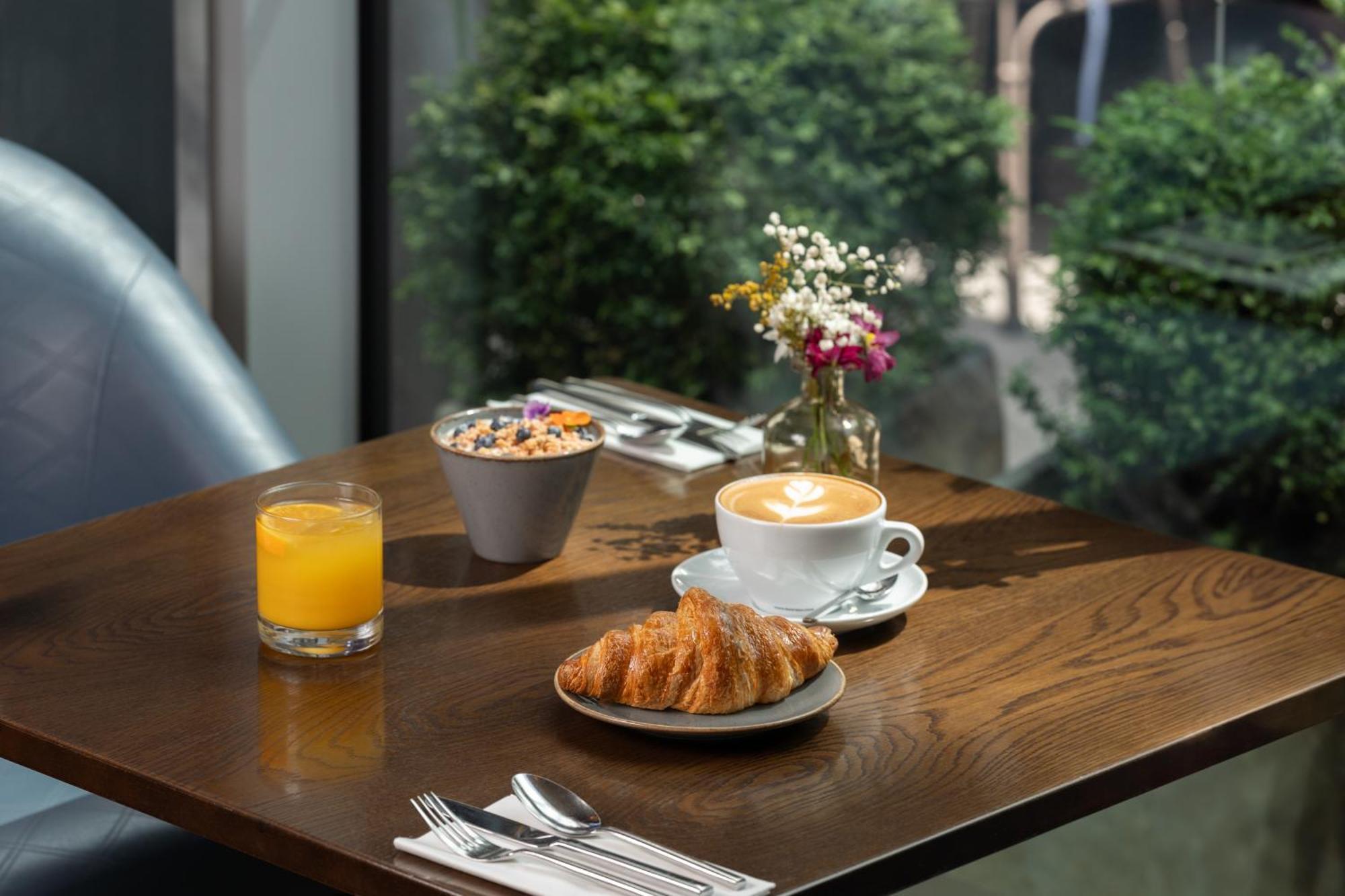 The Trinity City Hotel Dublin Bagian luar foto
