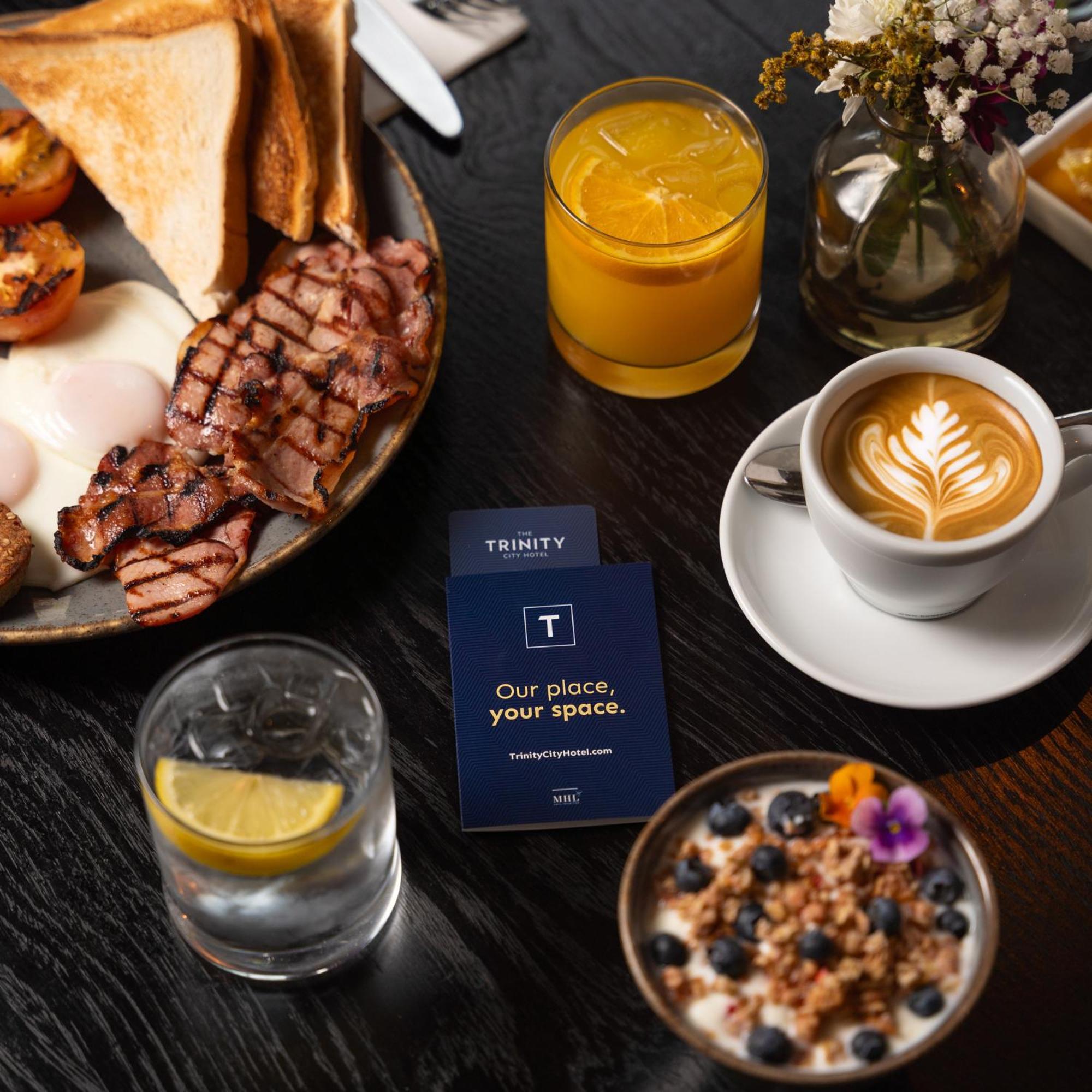 The Trinity City Hotel Dublin Bagian luar foto