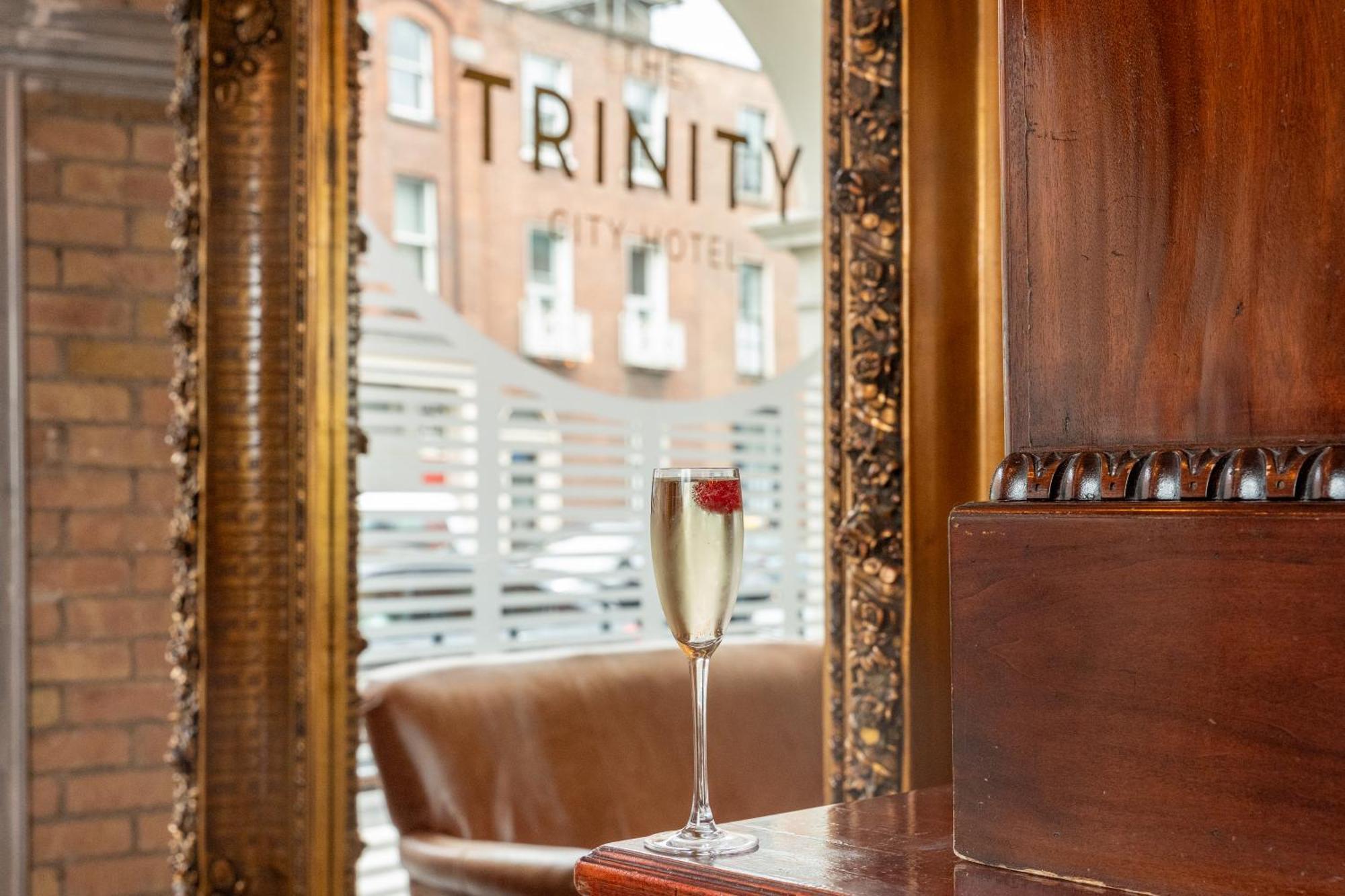 The Trinity City Hotel Dublin Bagian luar foto
