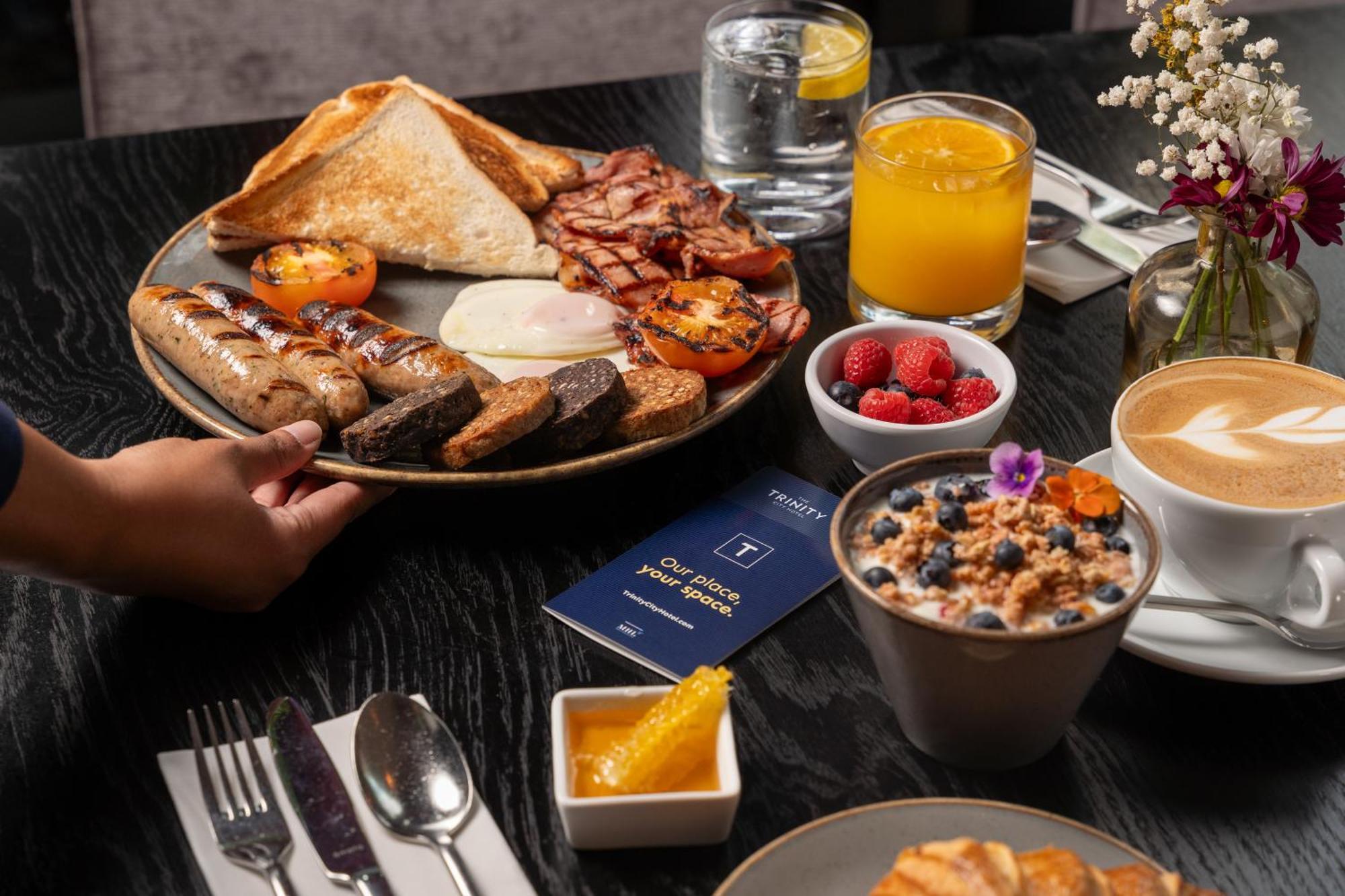 The Trinity City Hotel Dublin Bagian luar foto